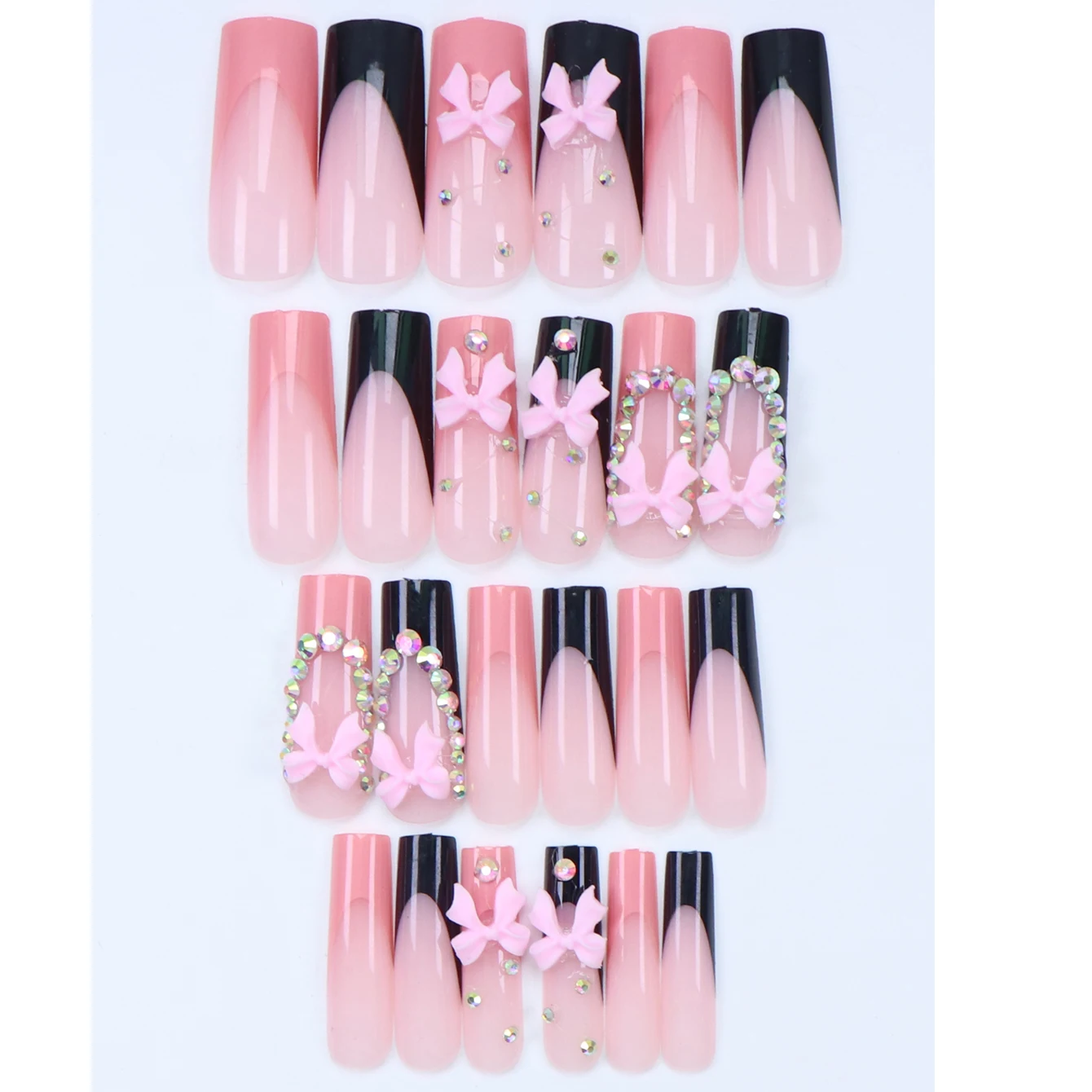 24개 레드 엣지 체리 아몬드 인조 손톱 세트로 룩 업그레이드하세요. 손톱 파일 1개 & 손톱 접착 스티커 키트 포함