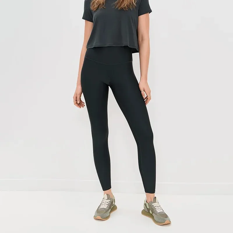 Рисунок 3 - Женские леггинсы для йоги с высокой