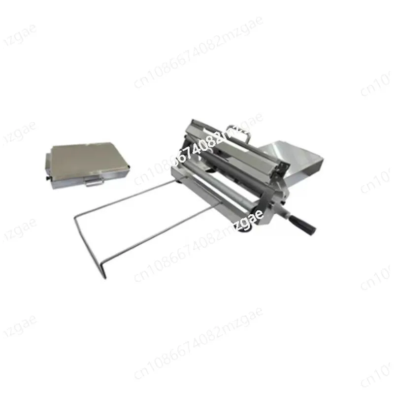 

Hand crank machine Desktop folding machine Manual puff pastry croissant bread tableting