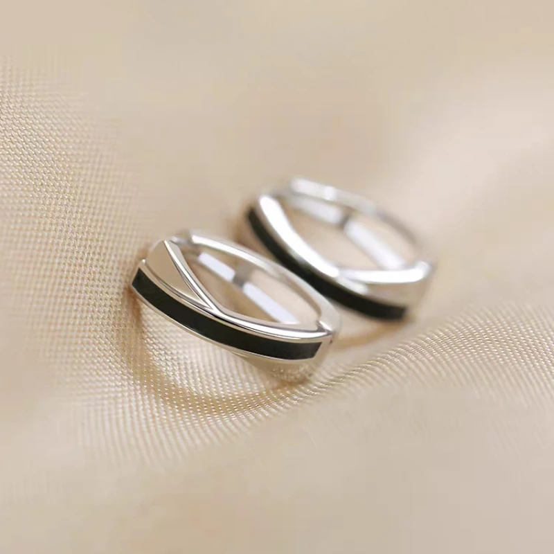 925 Silver Geometric Earrings 2026 New Style Fashionable Korean Version High End Design Elegant Simple Style Earrings for Women
