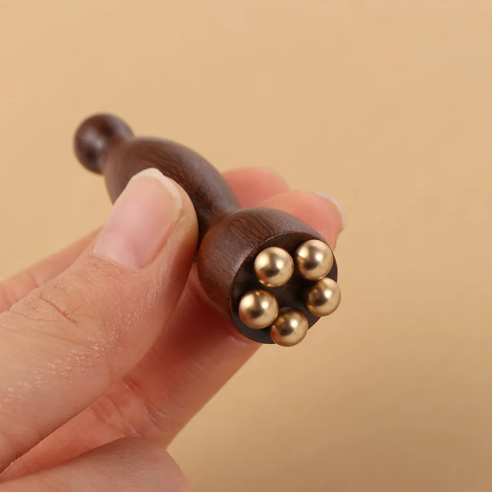 Handheld Lotus Seedpod Shape Massager Multifunctional Antistatic Guasha Face Massager Tool Reduce Puffiness Skin Scraping