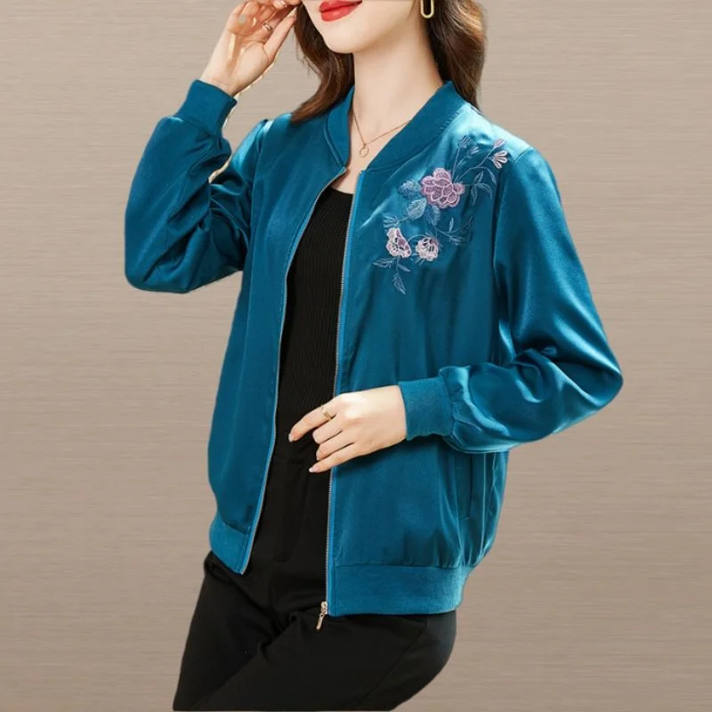 

2023 Spring Autumn New Female High-grade Embroidered Silk Jacket Women's Loose Short Jacket Baseball Uniform Long Sleeve Coat