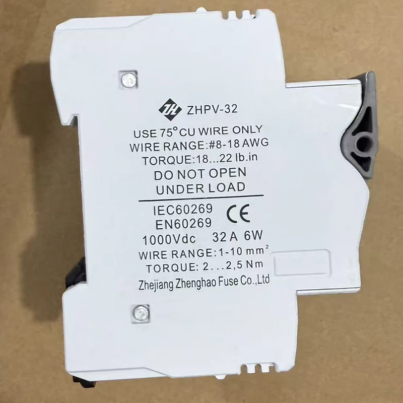 14 * 51 ZHPV-63X 2P DC1000V  photovoltaic DC fuse base 14 * 51mm DC fuse PV combiner box with light