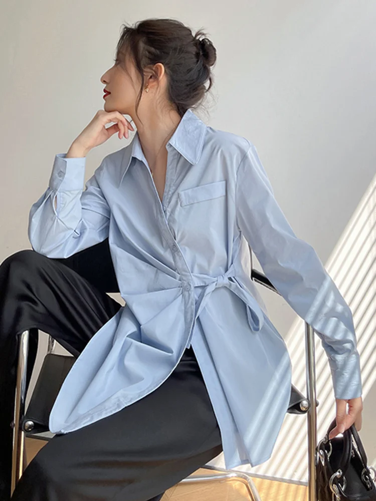 [EAM] Women Blue Pleated Bandage Big Size Blouse New Lapel Long Sleeve Loose Fit Shirt Fashion Tide Spring Autumn 2024 1DE2211