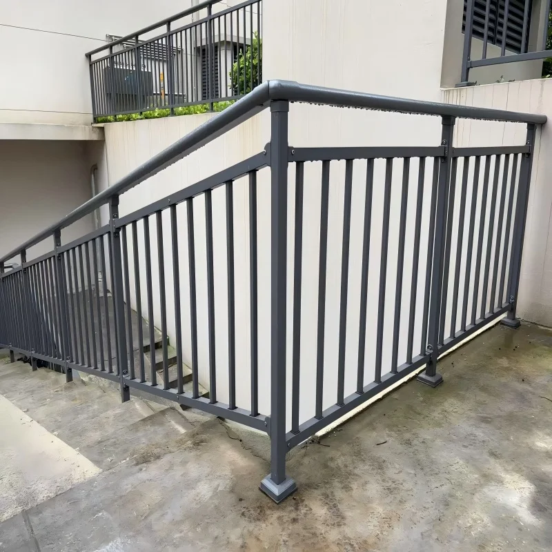 التخصيص جودة عالية الطراز الحديث الدرابزين الصلب درابزين لبناء شرفة شرفة سطح السفينة الدرابزين الدرابزين التزيين