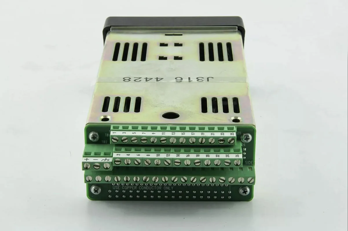 Contrôleur de température Watlow Anafaze 204-C10000AA CLS204