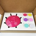caja roja con 6