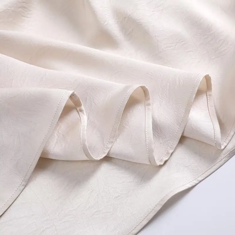 women's skirt is fashionable casual slimming solid color pleated temperament and a new spring style skirt