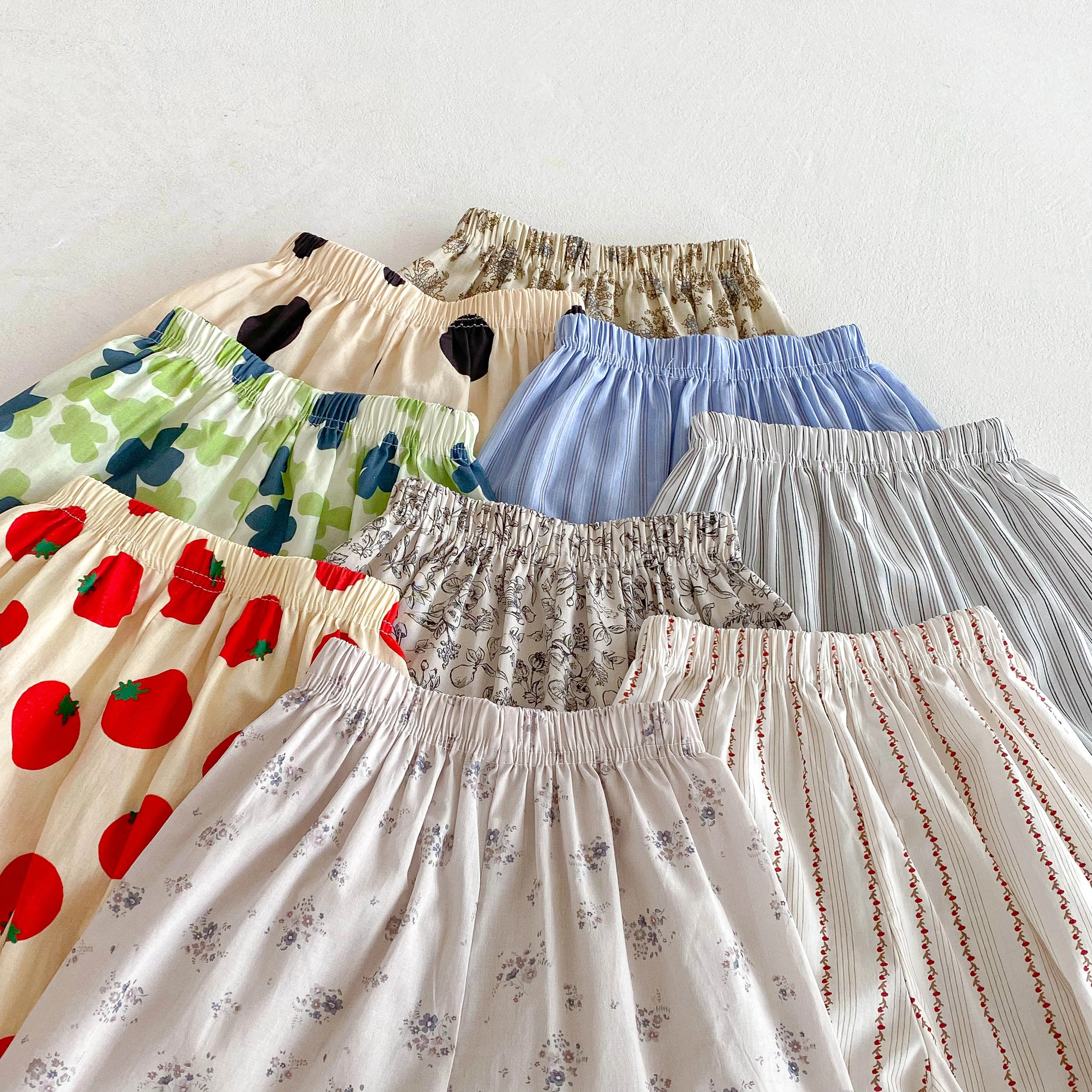 Calças de verão para meninos e meninas, calças soltas casuais com estampa completa, calças infantis casuais da moda, calças para uso externo, calças que combinam com tudo