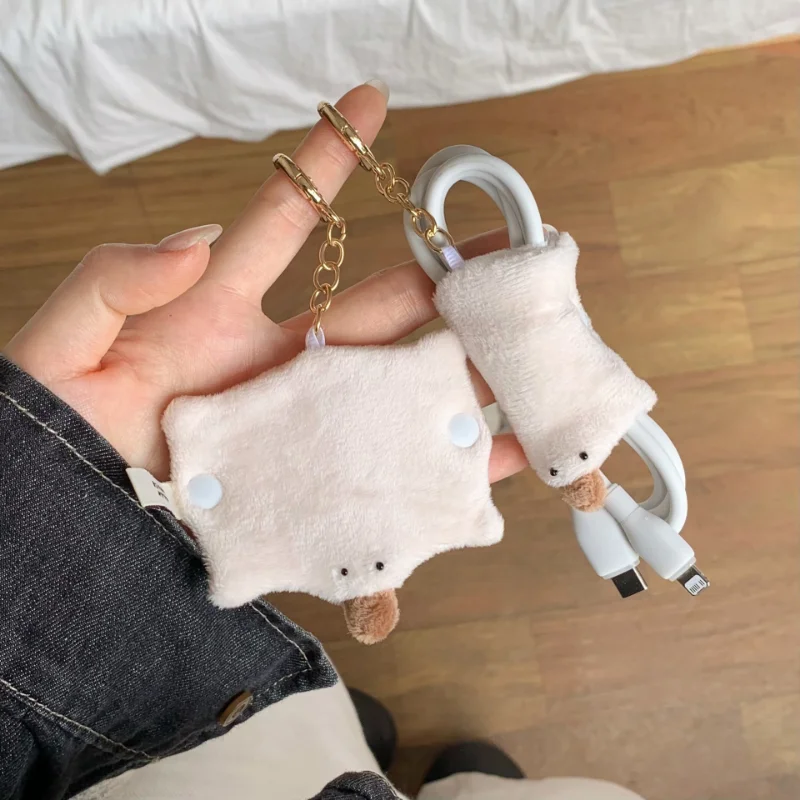 منظم كابلات لطيف من القماش الن - مراجعة Cable Winder Keychain وسعره