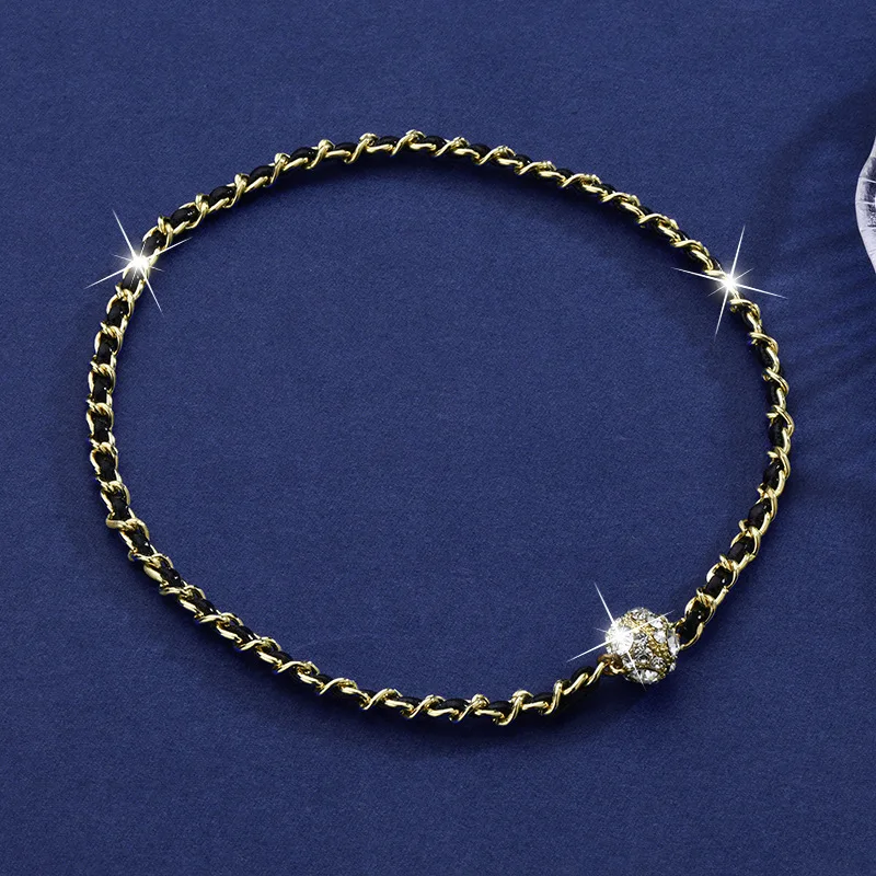

Brand-new diamond ball magnet high-end rope necklace for women, round ball magnet collarbone chain