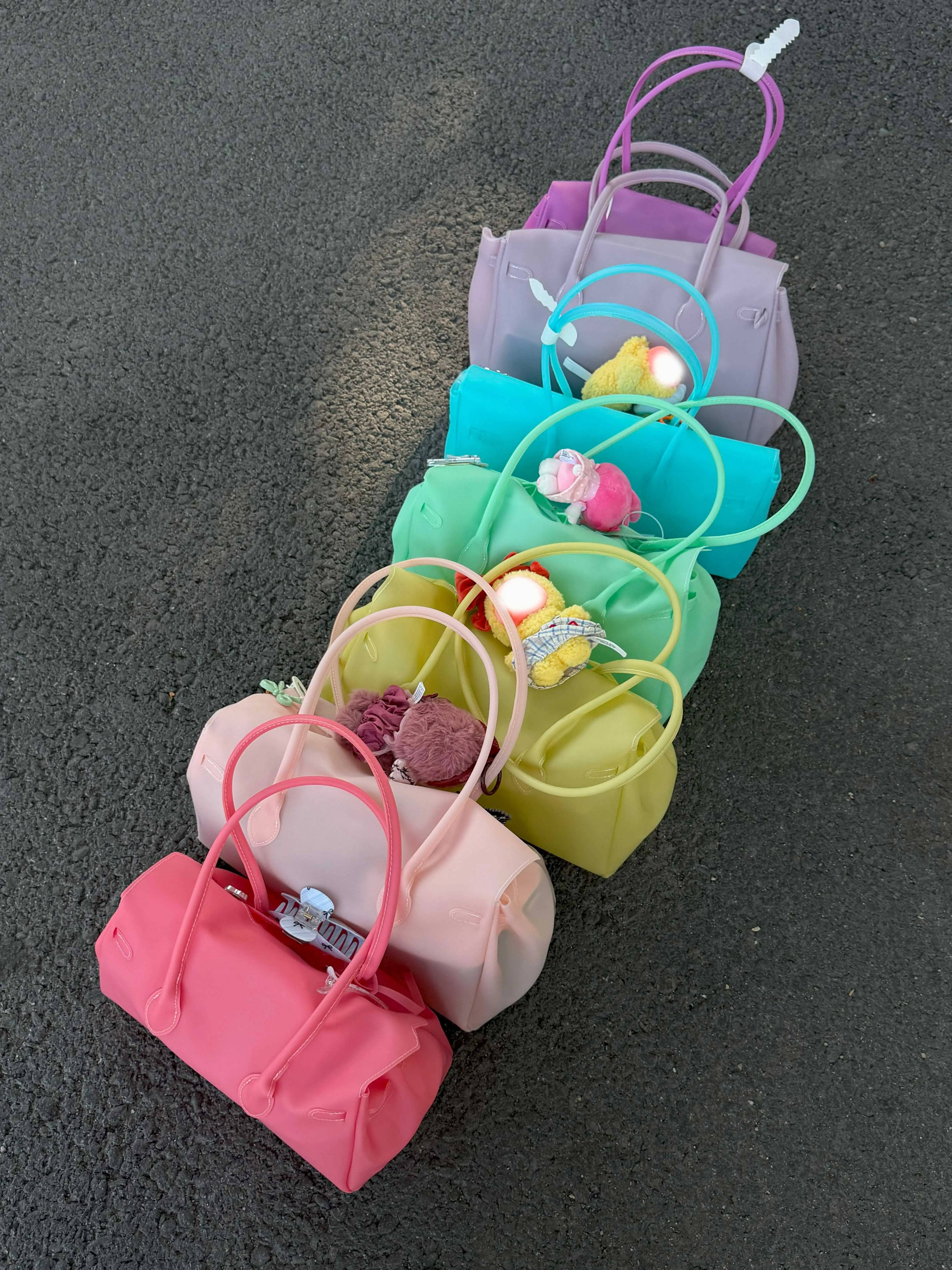 KiiiKiii New Tote Bag Women 2026 Summer Candy Color Shoulder Bag Water Resistant Jelly Bag Large Capacity Fashionable Handbags