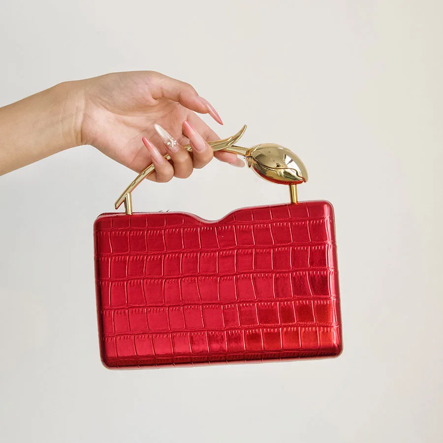 Light luxury cold silver crocodile pattern clutch bag metal portable flower handle glossy futuristic design dinner bag