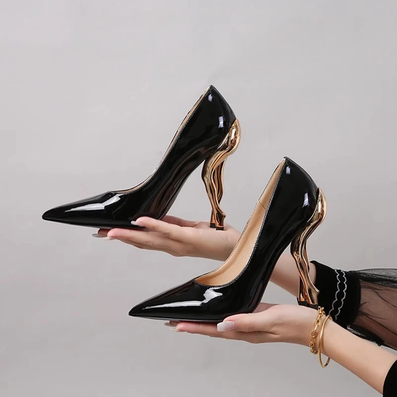 

2024 Fashion Show Horseshoe Heel Patent Leather Women Shoes Black Elegant Sexy Pointed Toe Women Shoes Zapatillas De Mujer Tacon