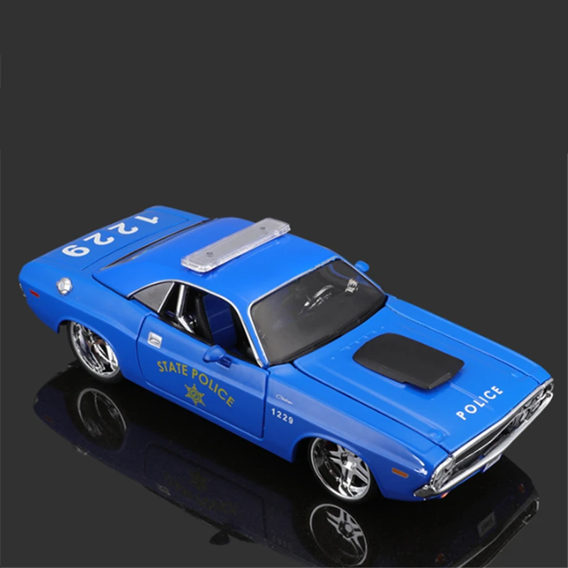 Maisto 1:24 1970 DODGE CHALLENGER R/T Alloy Racing Car Model Diecasts Metal Sports Car Model Simulation Collection Kids Toy Gift