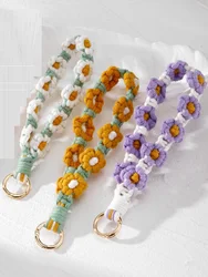 Flower daisy pendant keychain worn on the wrist bohemian hand woven flower keychain bag pendant decoration
