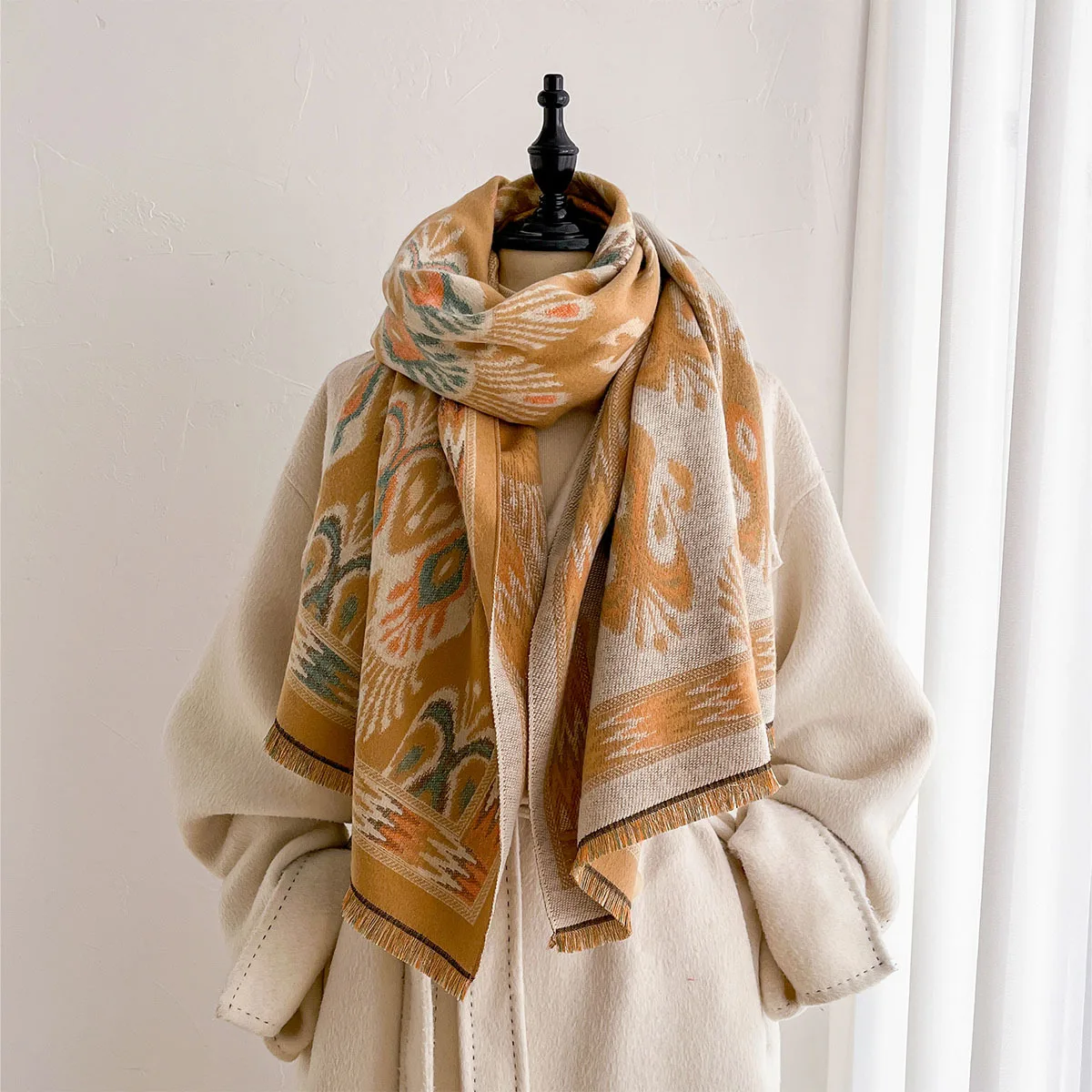 Daily Casual Imitation Cashmere Shawl Scarf For Women Retro Artistic Peacock Feather Motif Tassel Fringe Soft Neck Accessory