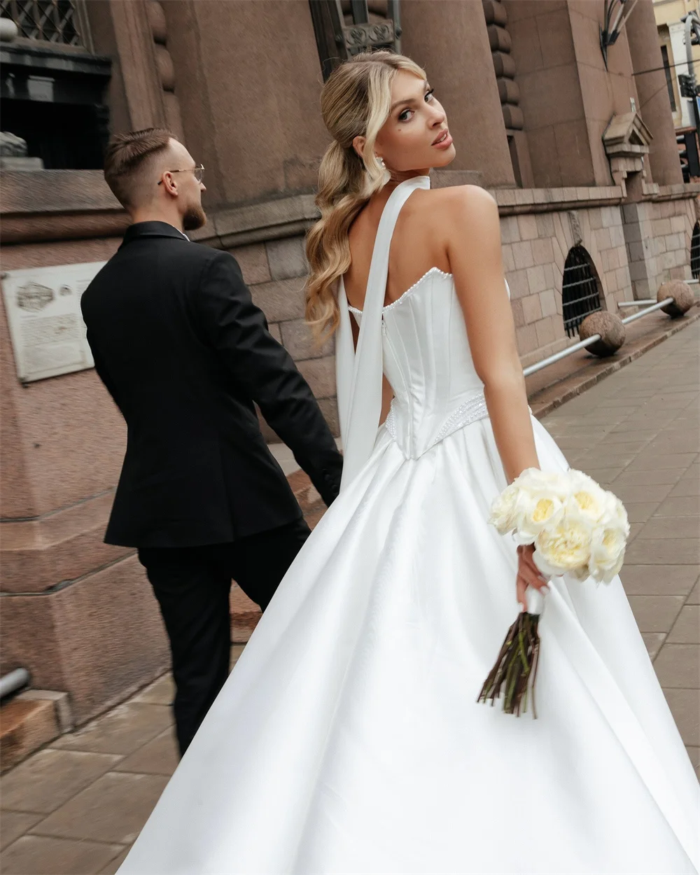 Tokyo индивидуальное белое свадебное платье с высоким разрезом по бокам, без бретелек, без рукавов, на молнии сзади, свадебное платье трапециевидной формы со шлейфом