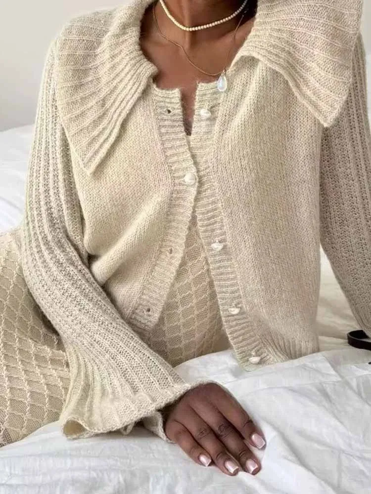 MCDV Słodki kardigan damski z dzianiny z kołnierzykiem Peter Pan, rozkloszowanymi rękawami, jednorzędowym zapięciem, luźnym krojem i krótkim krojem, sweter damski w stylu Y2k.