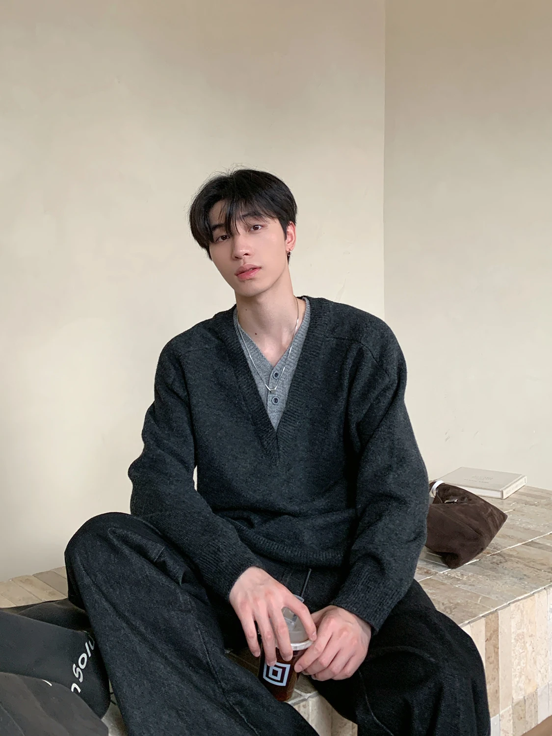 

Extra Large 300 Pou Autumn Winter Knitted V-Ne Casual Men's Sweater Faionable Patchwork Design Comfortable Loose Fit