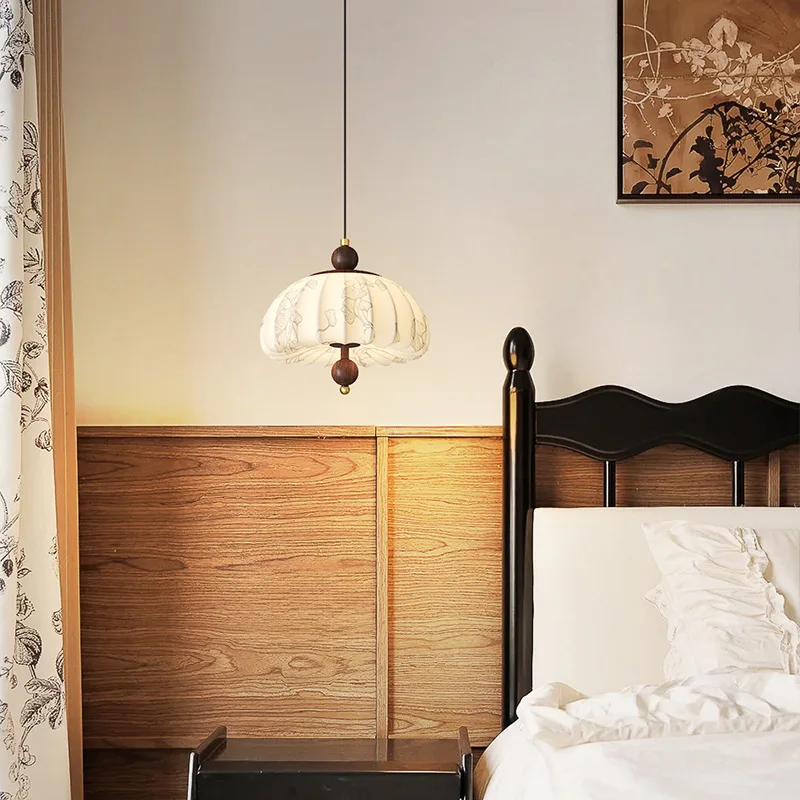 Bedside small chandelier medium and ancient style creative personality B & B bar 2025 new retro high-end living room chandelier