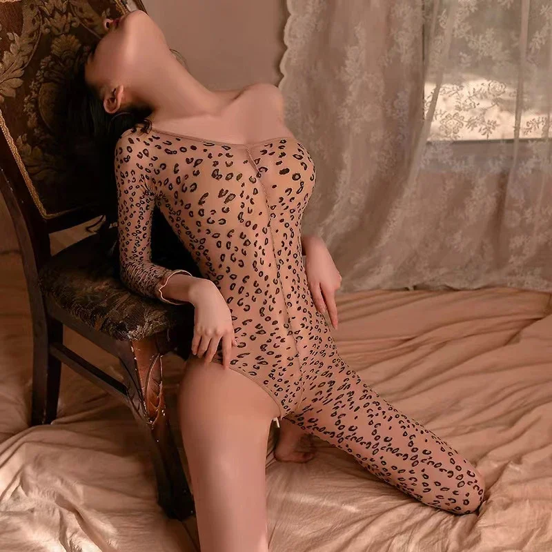 ملابس داخلية نسائية مثيرة موضة شخصية ليوبارد طباعة تنفس نسخة AB من بذلة المثيرة إغراء مفتوح منامة