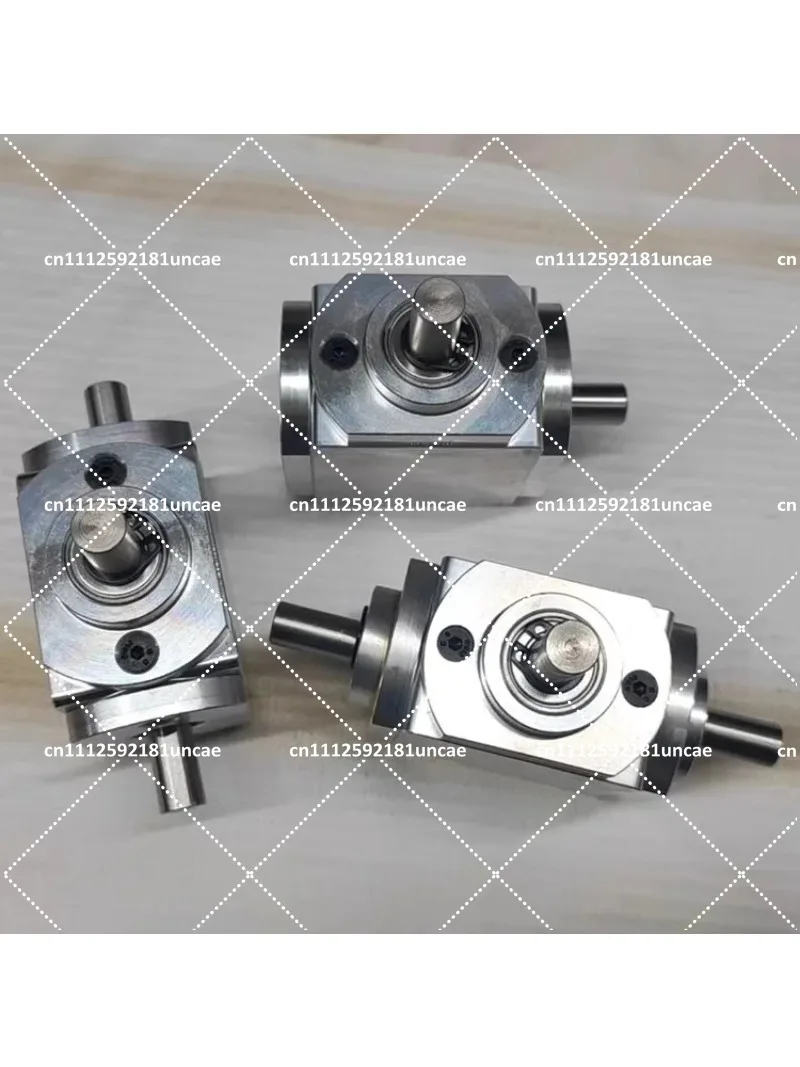 

Small 1:1 Right Angle Bevel Gearbox 8mm Shaft Diameter 90 Degree Transmission Reduction Gear