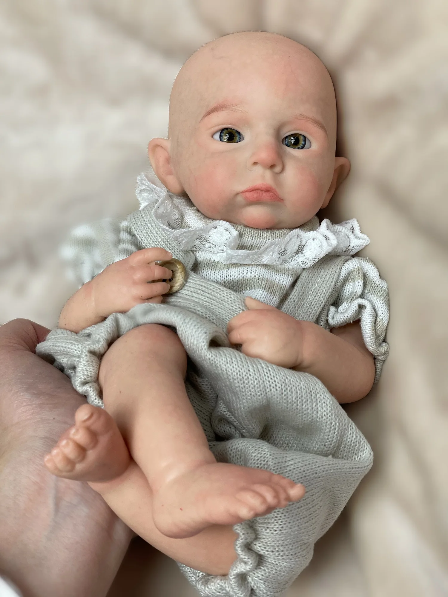 33cm Painted Cameron Solid Silicone Bebe Reborn Girl With Outfits Washable Lifelike Reborn Baby Girl Handmade Newborn Dolls Gift