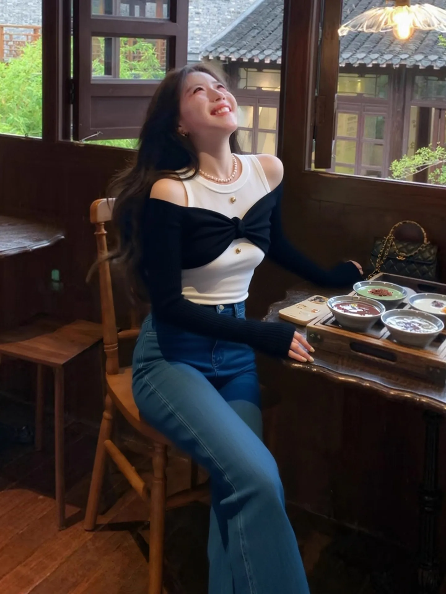 

Потрясающий уникальный вязаный свитер в стиле пэчворк для женщин: модный, элегантный, черно-белый, осенне-зимний, для повседневной носки, приталенный крой.