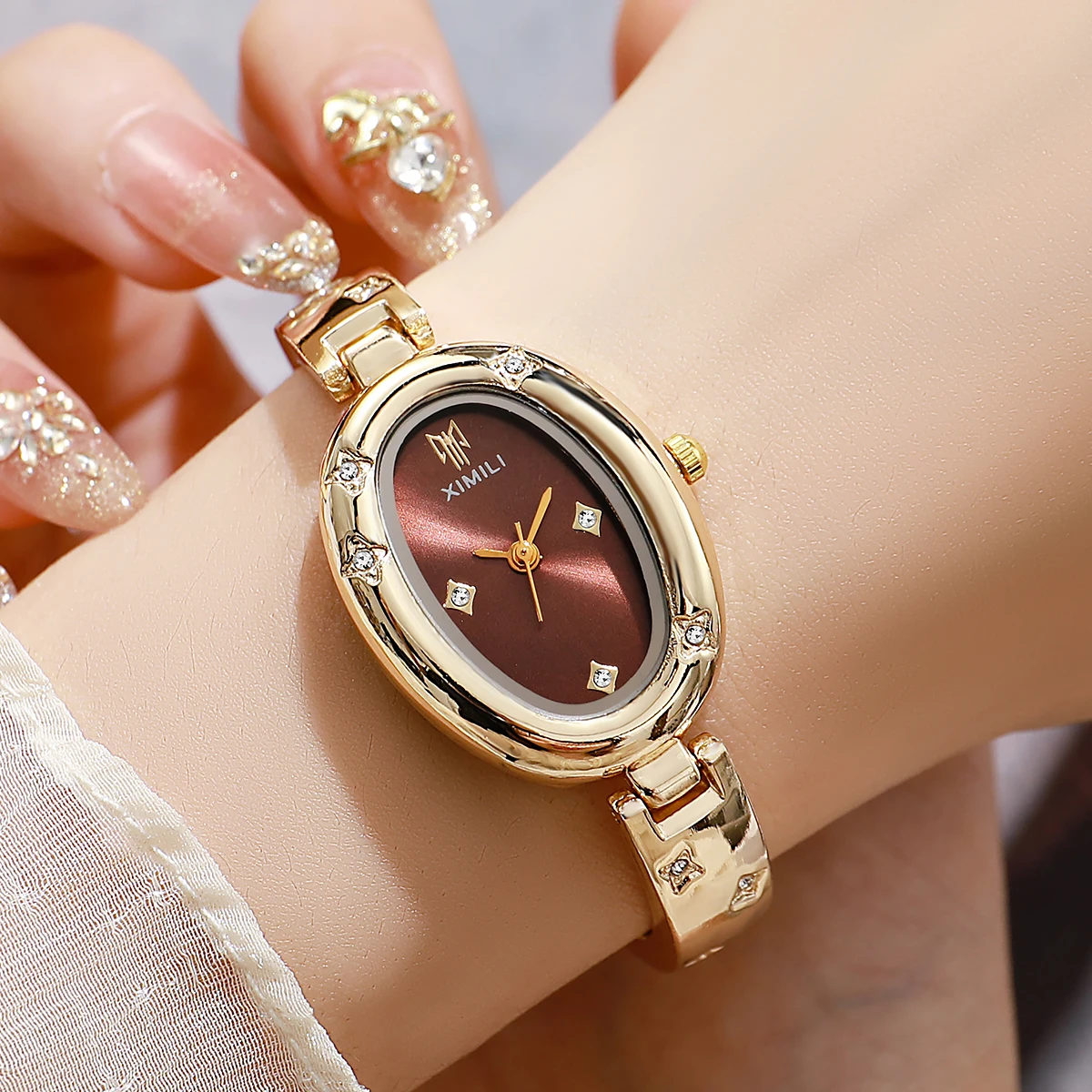 2026 Cross border Foreign Trade New Bracelet Watch Fashionable, Compact, Diamond studded Digital Chain Quartz Decorative Women's