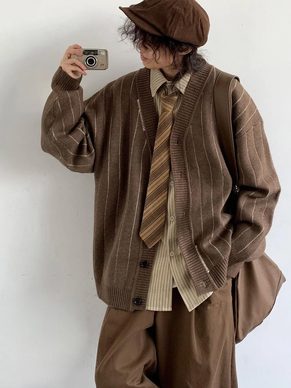 

ex Autumn Winter College Sle V-Ne Knitted Sweater Coat Stripe Pattern Button Open Cardigan for Men And Women