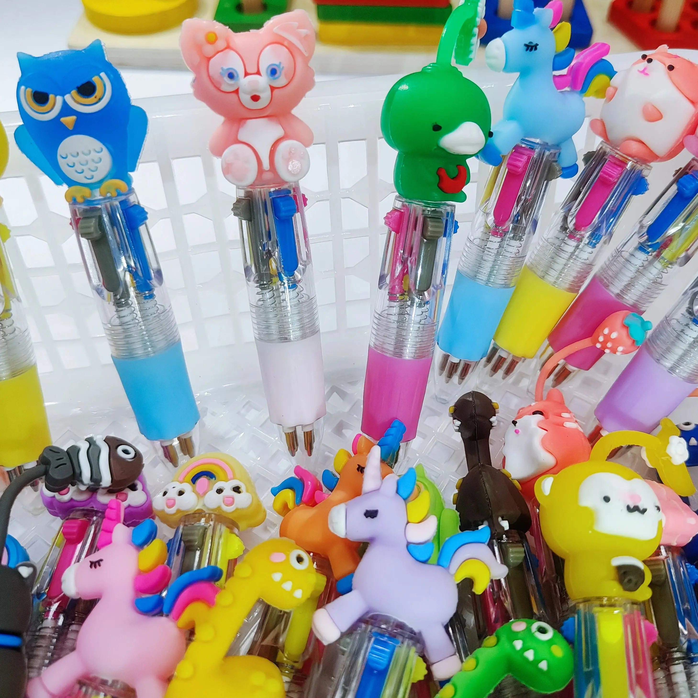 20Pcs/Lot Cute Mini 4 Color Ballpoint Pens Multicolor Kids School Stationary Kawaii Animal Dinosaur Pony Owl Hamster Pen Gifts