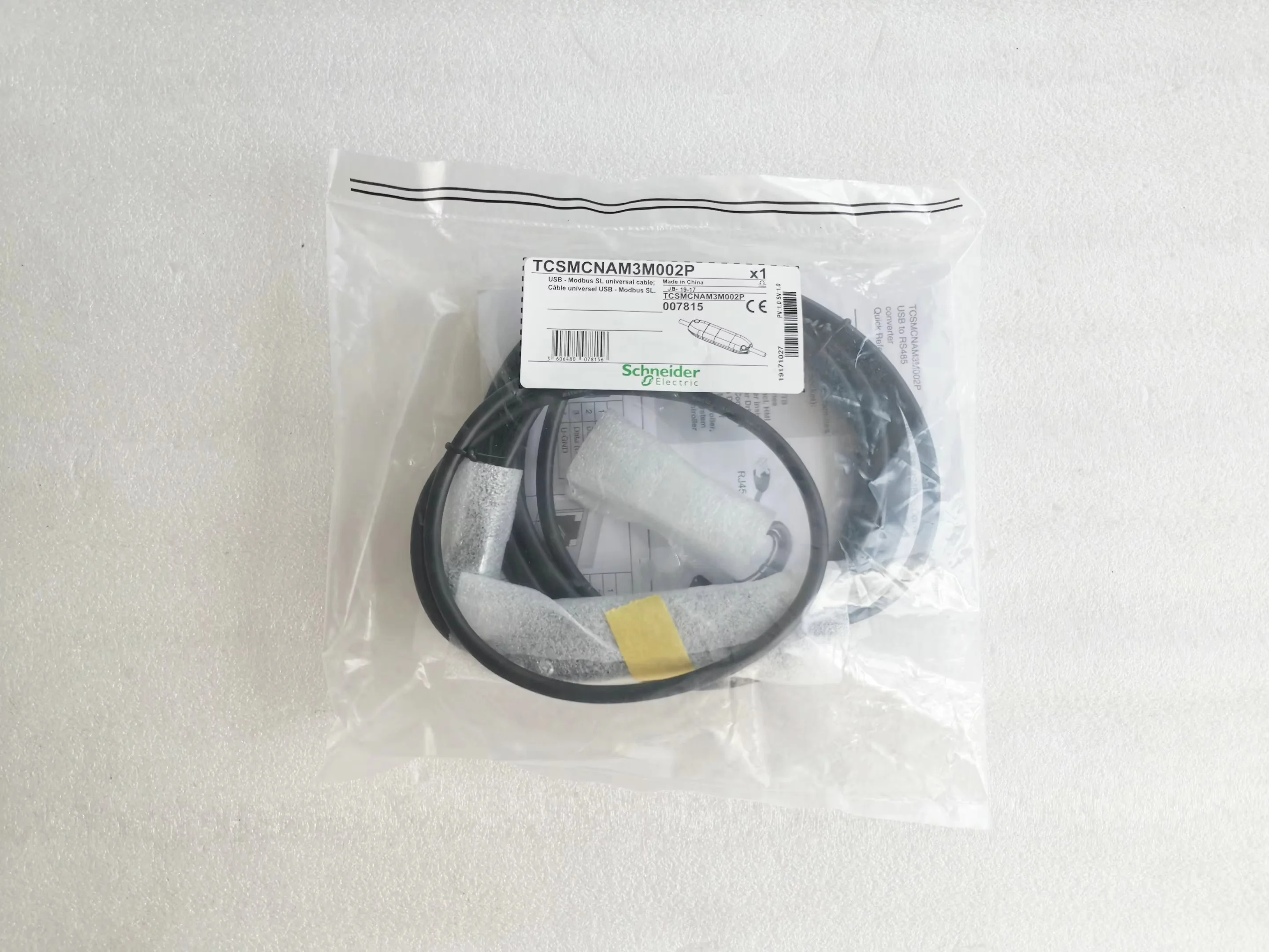 Cabo de conexão TCSMCNAM3M002P USB para RJ45, TeSys T, para conexão entre PC e unidade.