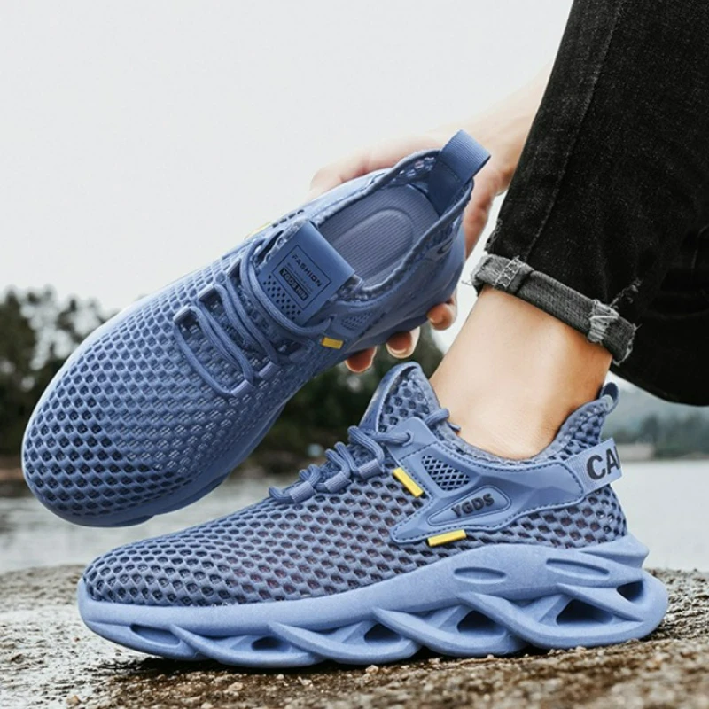 Breathable Men\'s Shoes Mesh Sneakers Fashion Lightweight Casual Shoes Outdoor Soft Sole Male Running Shoes Non Slip Tennis Shoe