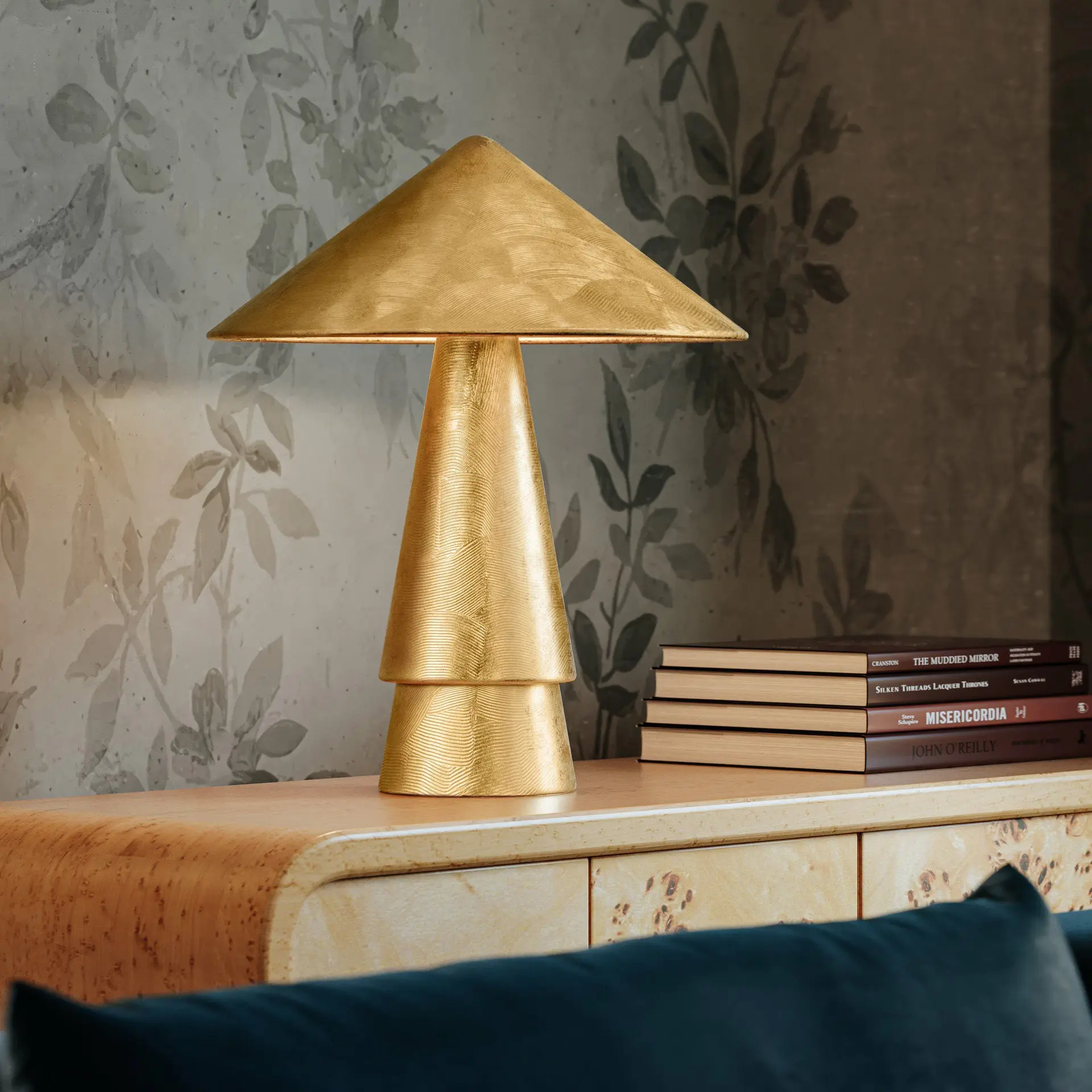 Modern art light luxury retro cone desk lamp bedroom creative lamp
