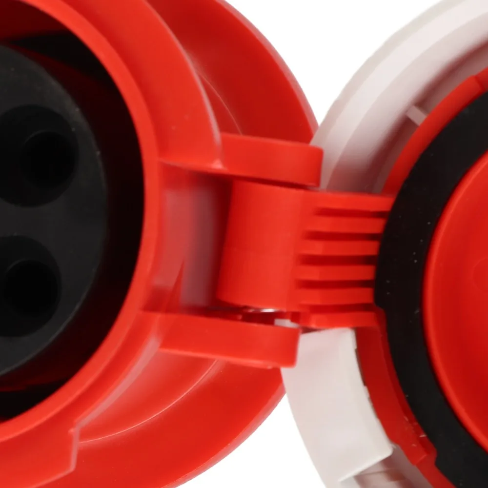 IP67 Rated 5 Pin Female Industrial Plug Waterproof & Dustproof Brass Contacts 63A Stable Compact Aviation Plug Red