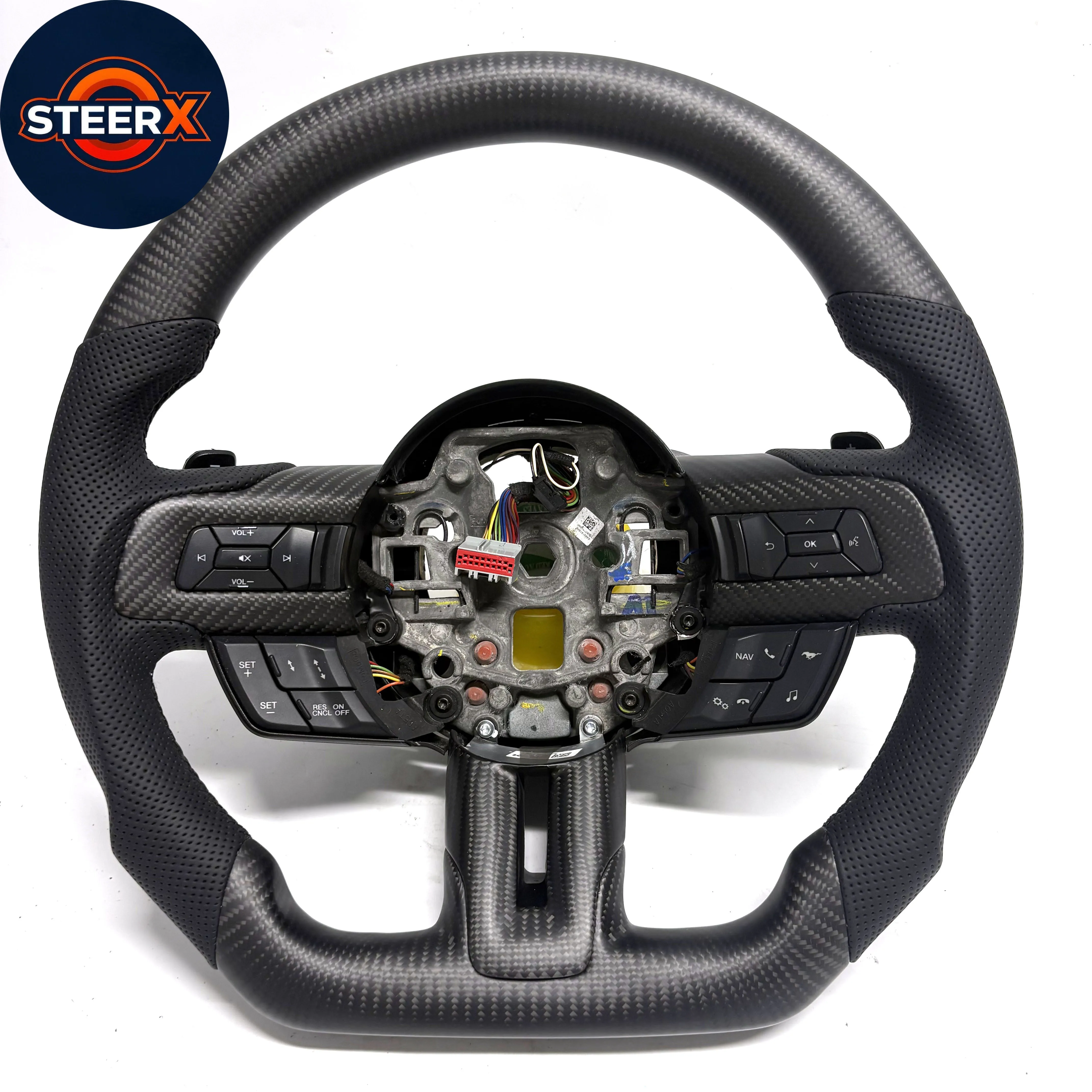 Черный перфорированный кожаный руль из матового углеродного волокна с подогревом для Ford Mustang Shelby GT500 18-22 General Черный перфорированный кожаный руль из матового углеродного волокна с подогревом для Ford Mustang Shelby GT500 18-22 General