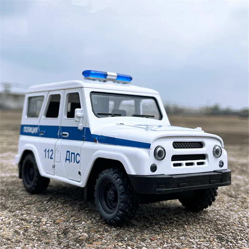 Large Size 1/18 UAZ Hunter Alloy Car Model Diecasts Metal Police Off-road Vehicles Car Model Sound and Light Childrens Toys Gift