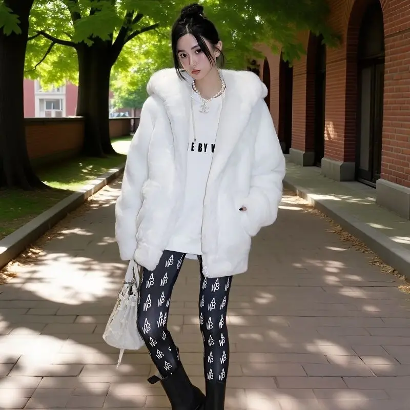 

Korean Oversized Plush Coat Women's 2025 Hooded Winter Jacket Head-Turning Faux Fur Streetwear