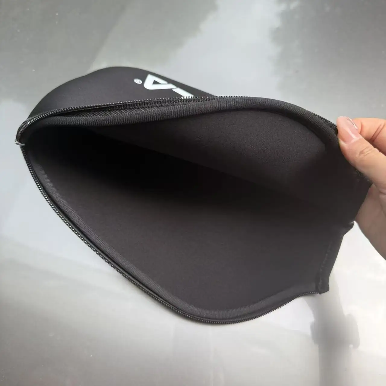 غطاء مضرب JOOLA Pick أساسي مضاد للتصادم مع سحاب أسود عالي المرونة وغطاء حماية بسيط