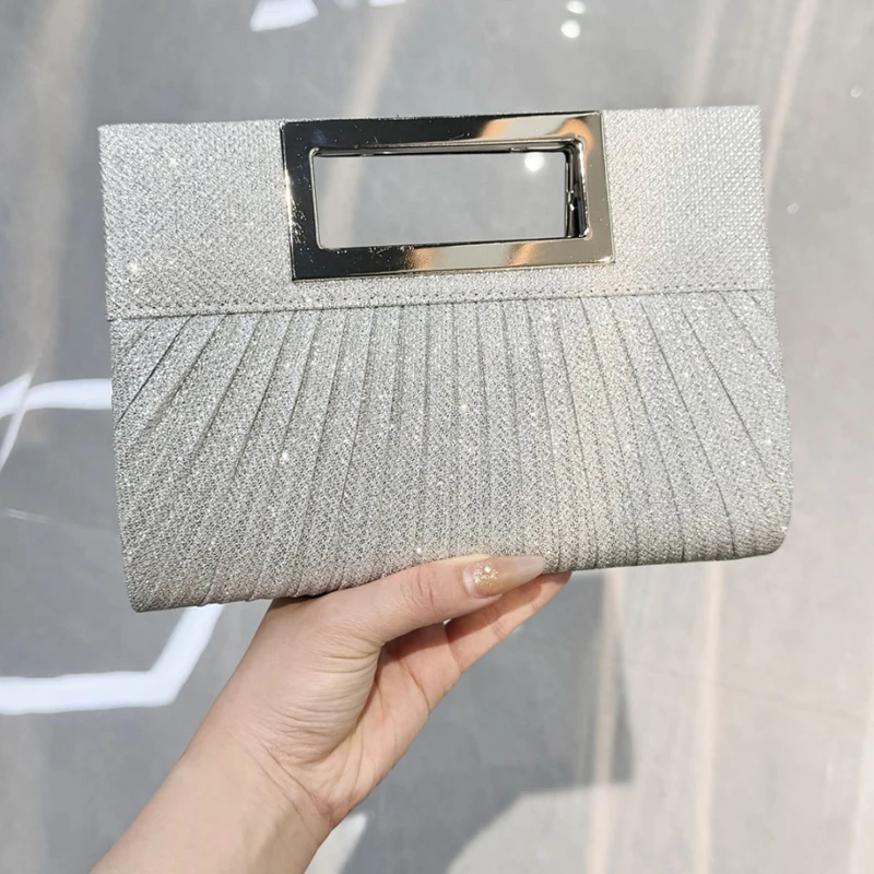 

Ladies' Fashionable Pleated Evening Bag Chain Strap Crossbody Bag Elegant Handbag Simple Banquet Clutches Shoulder Bag for Party
