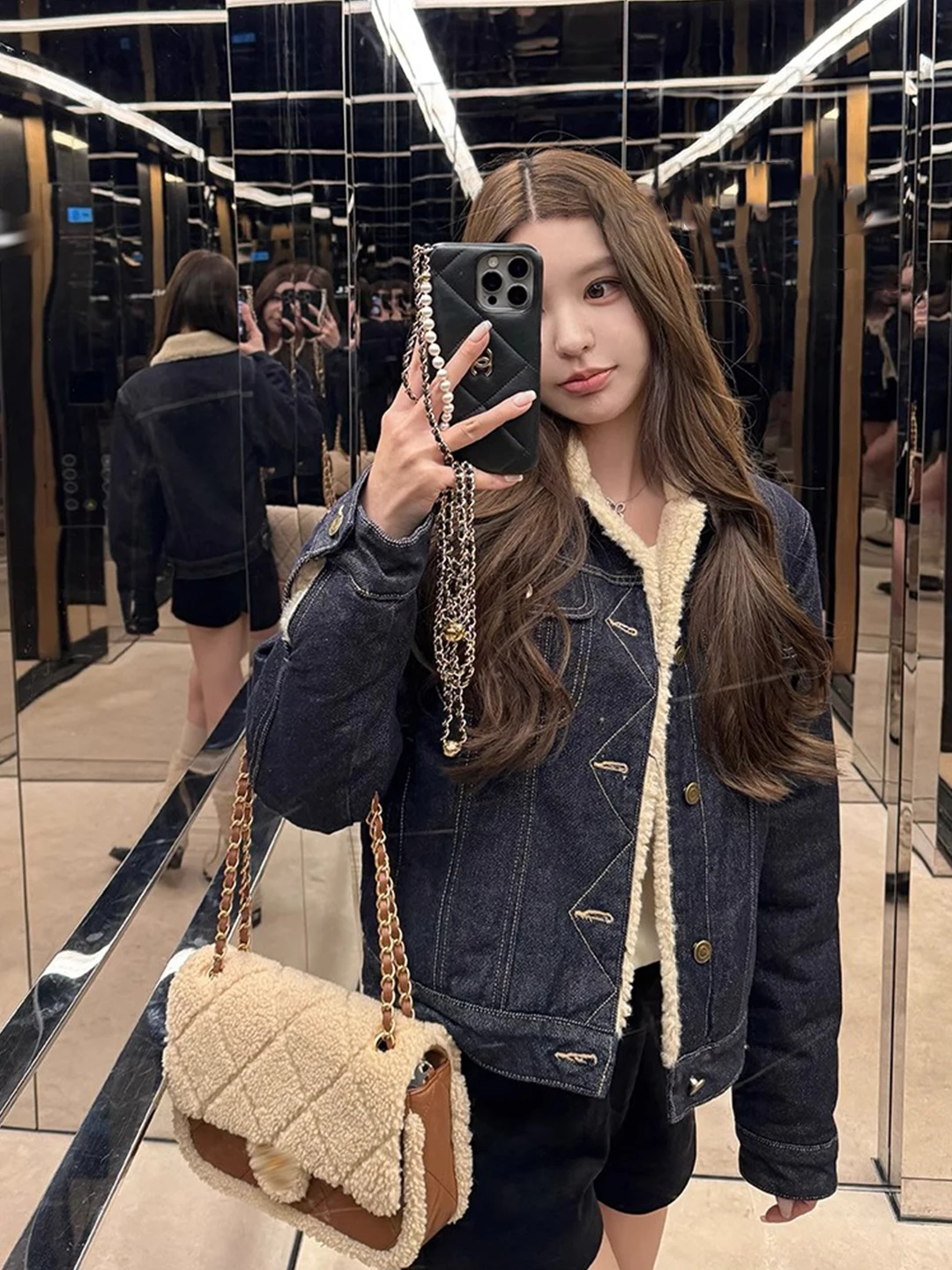 

Джинсовое пальто с капюшоном, меховая плюшевая женская зимняя стеганая куртка с капюшоном, стандартный крой, готический панк, вечеринка в ночном клубе, реглан, подкладка, украшенная пуговицами