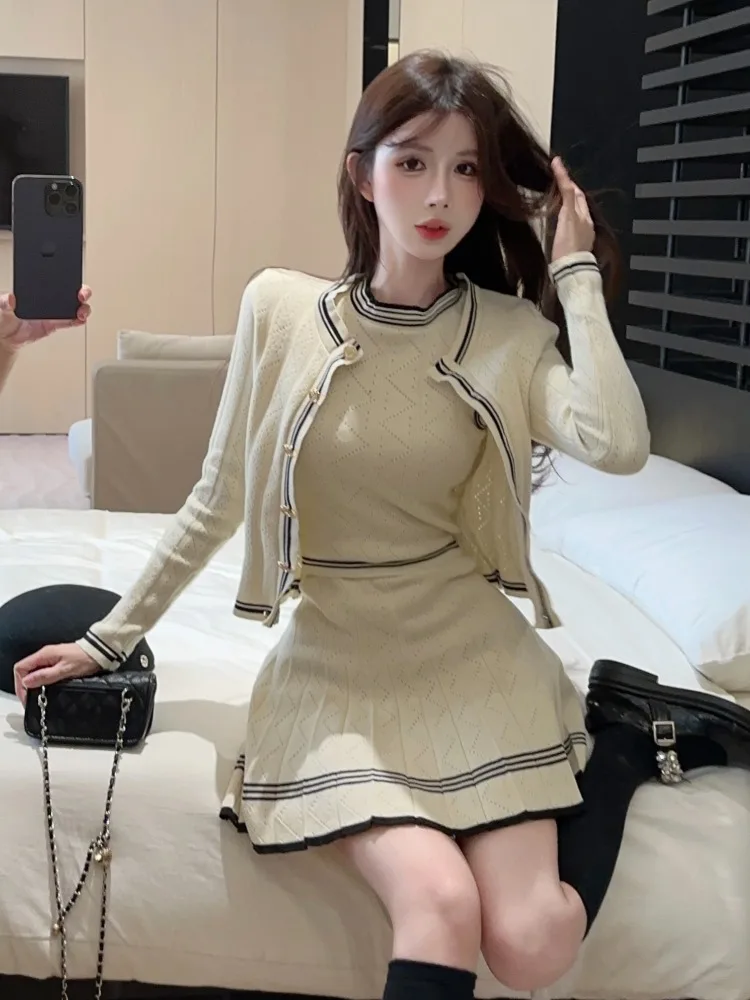 

Autumn Winter College Style Anti-Aging Color Block Knitted Vest Slimming Wrap around Skirt Three Piece Set Women's Fashion