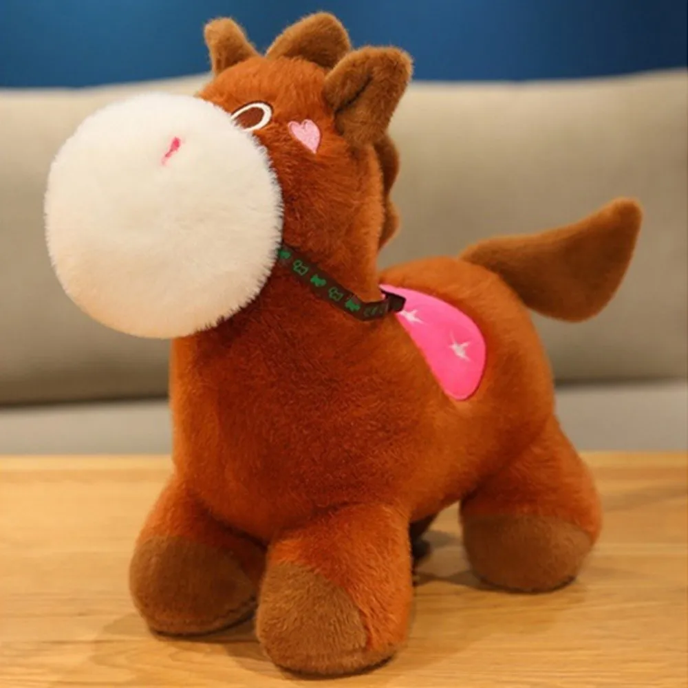 Poupées de mascotte drôles 2026 cheval en peluche poupée mignon créatif cheval porte-bonheur jouets en peluche moelleux Kawaii zodiaque poney Figurine année du cheval