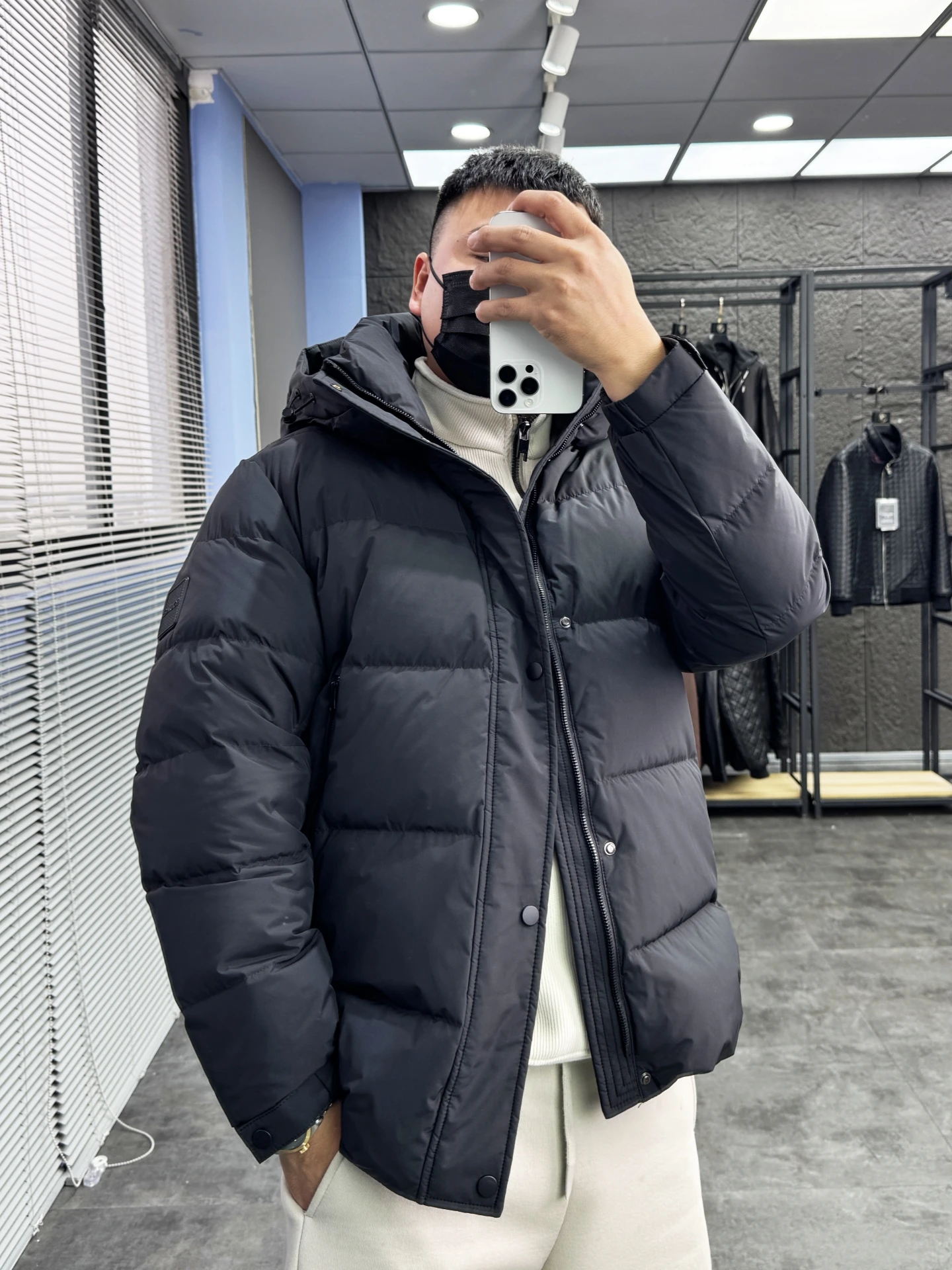 

Men's Loose Fit down Jaet 90% White Du Feather Hooded Outdoor Winter Coat Warm Windproof Padded Zipper Closure Color