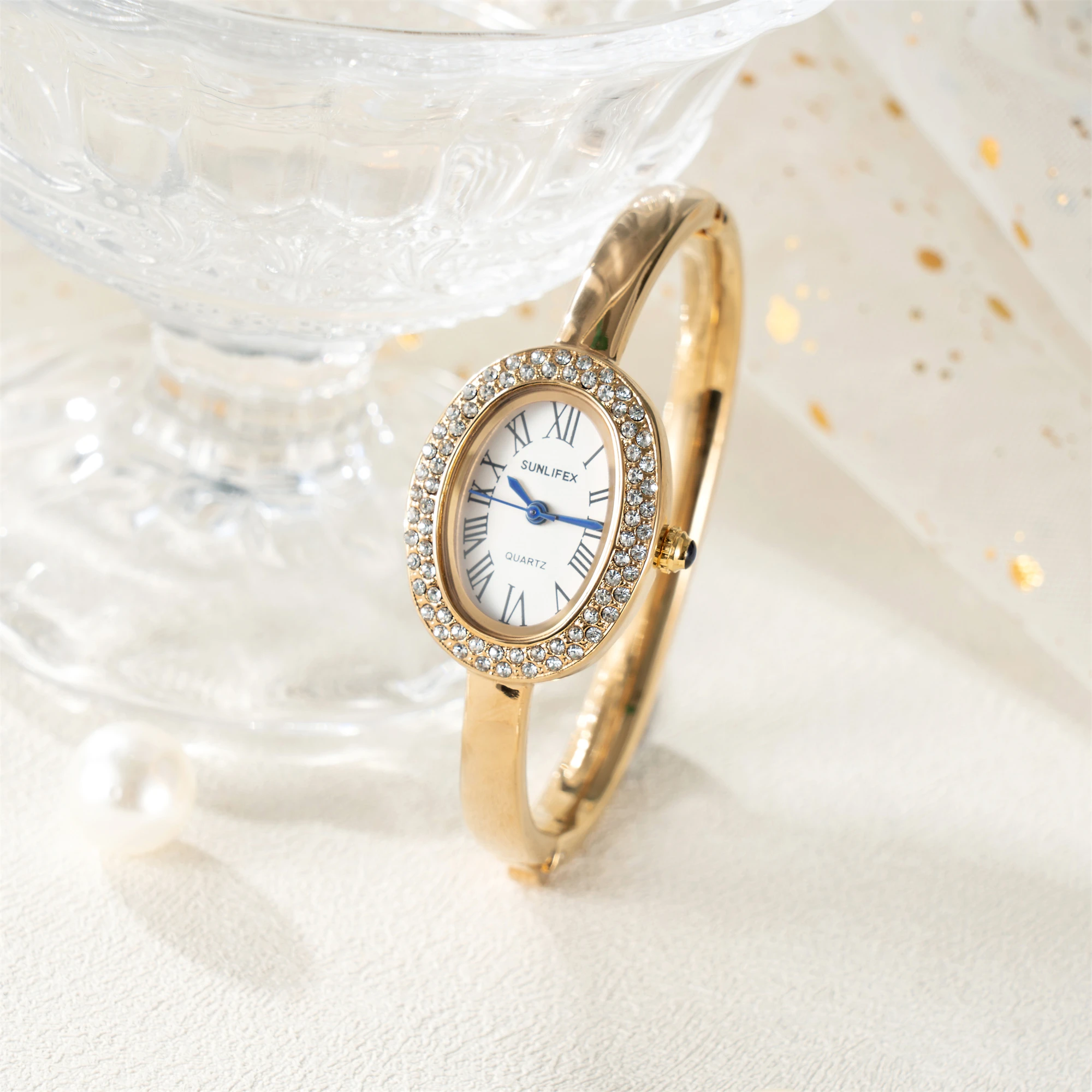 New Luxury Elegant ladies' Bracelet Wrist Watch Roman Numeral Inlaid Rhinestones Oval Waterproof Women's Quartz Watch Reloj