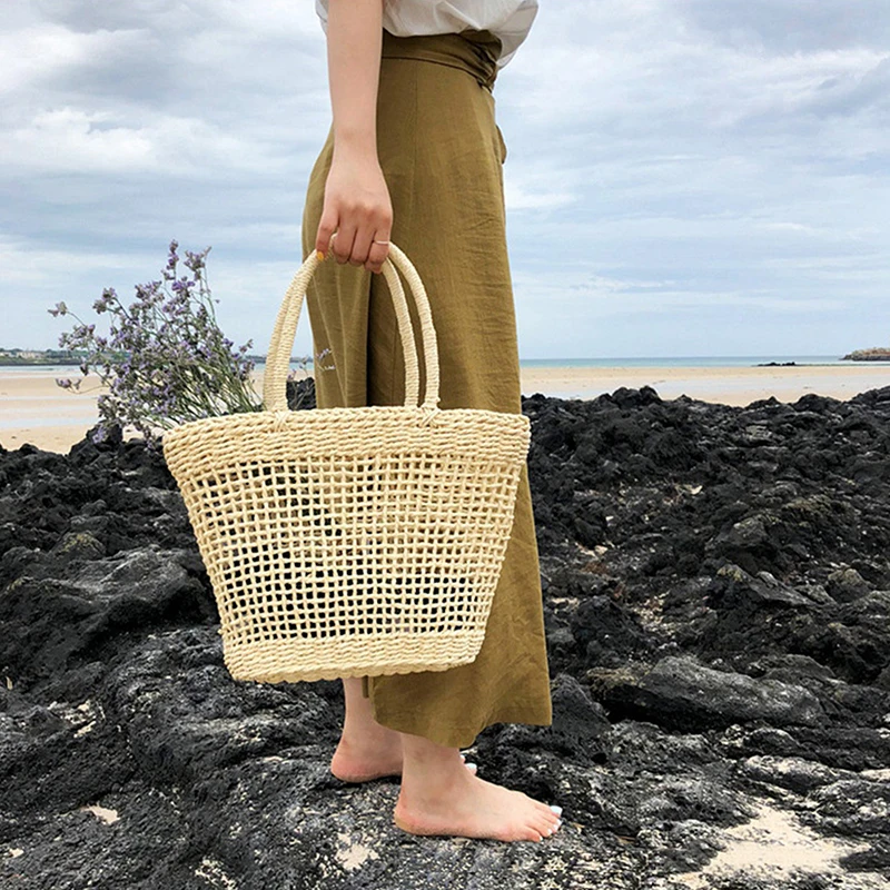 The New Wisp Mesh Checkered Handmade Straw Bag Casual Weaving Women's Bag Gives A Gift To A Friend