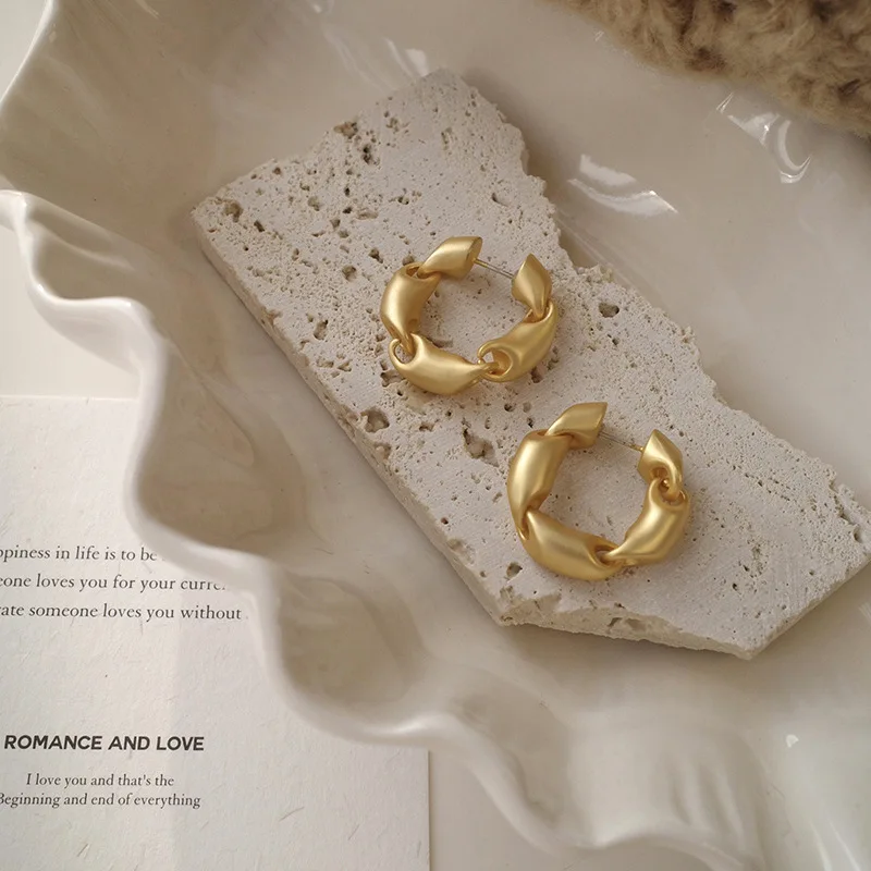 

Simple matte Hollow U-Shaped Earrings for Women Stainless Steel Infinity Earrings 18k Gold Plated Daily Jewelry Gift