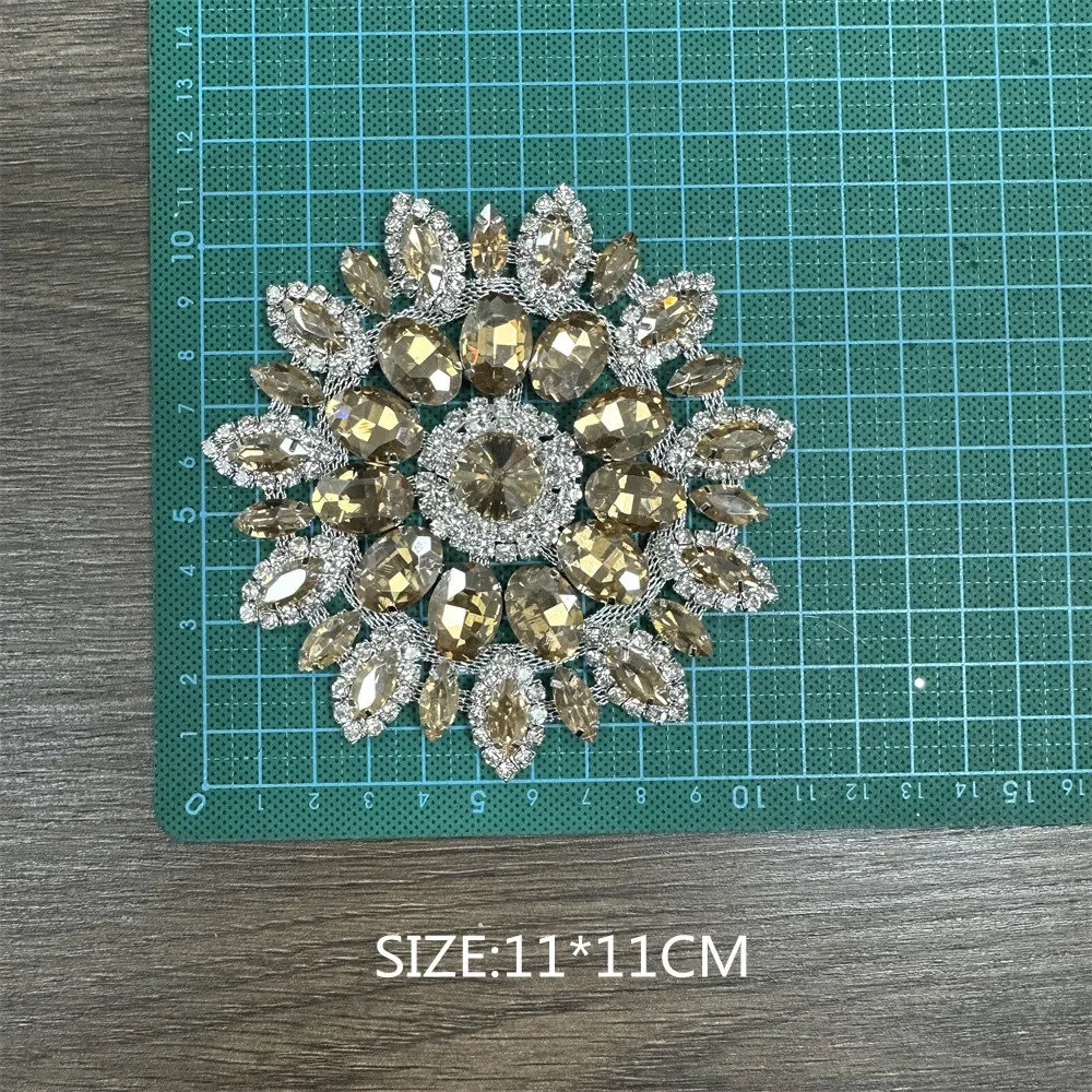 1PCS Sew On Rhinestone Applique Crystal Flower Motif Handmade Diamond Patches Diy Clothes Wedding Dress Gown