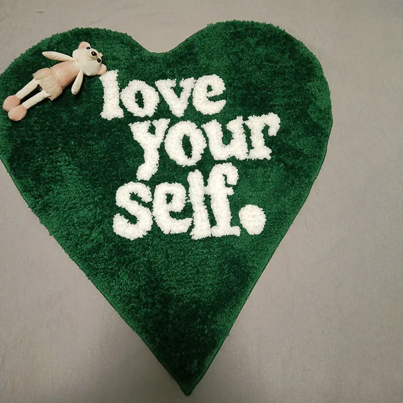 Alfombra verde con forma de corazón para dormitorio, Felpudo con letras mullidas para sala de estar, felpudo estético para habitación de niños,